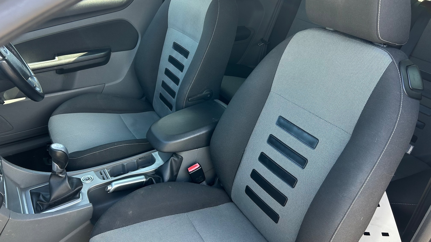 Used Ford Focus 2010 for sale - 78150428: Photo 15