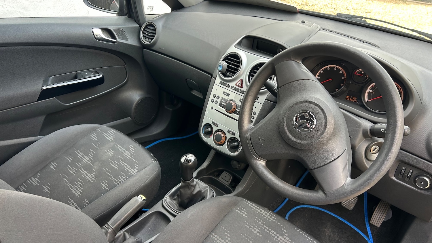 Used Vauxhall Corsa 2015 for sale - 77771449: Photo 3