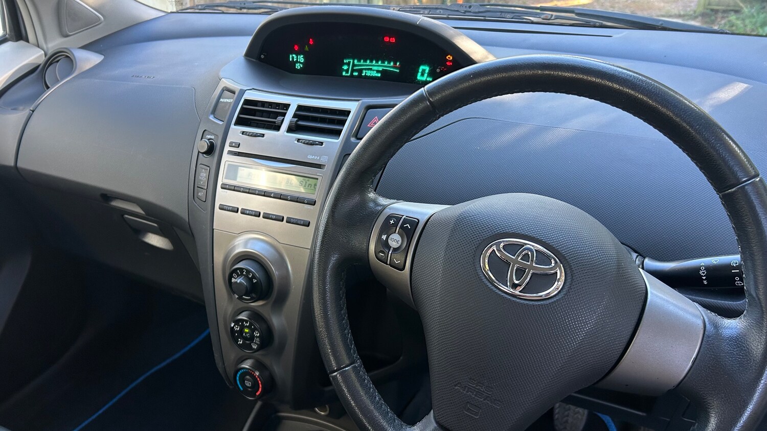 Used Toyota Yaris 2009 for sale - 78154852: Photo 13