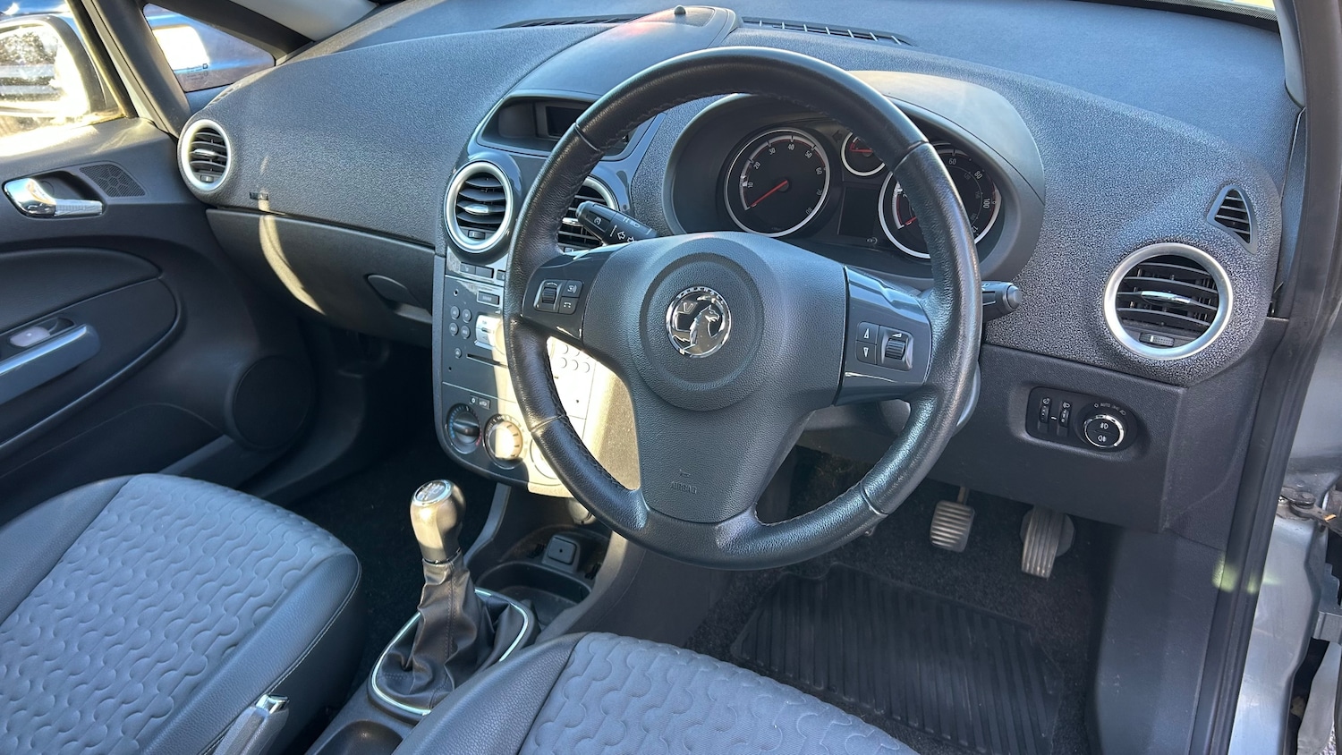 Used Vauxhall Corsa 2012 for sale - 76609394: Photo 19