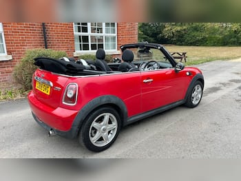 Used MINI Convertible 2009 for sale - 79700704: Photo