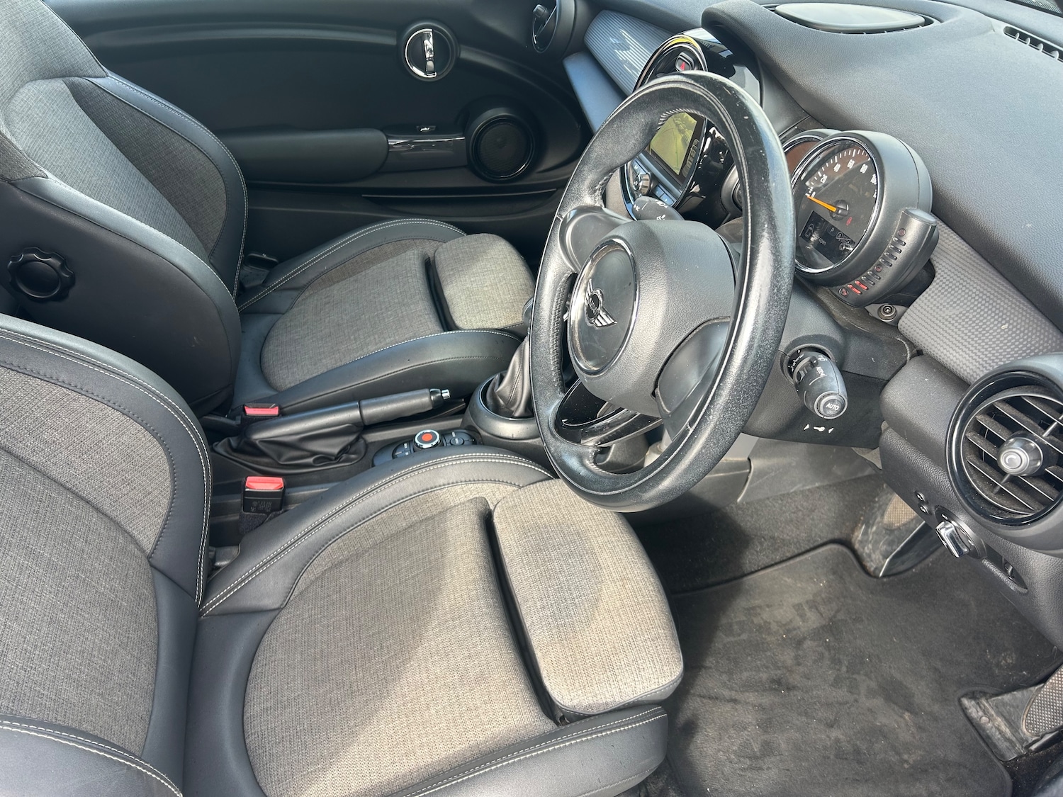 Used MINI Convertible 2016 for sale - 76376830: Photo 18