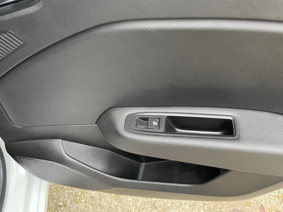 Used Renault Clio 2023 for sale - 76974779: Photo 30