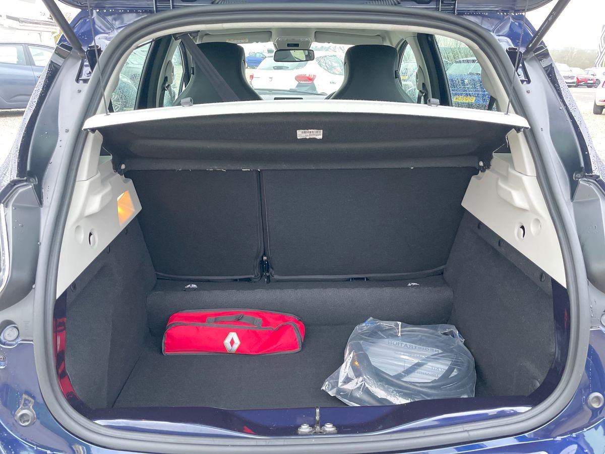 Used Renault Zoe 2021 for sale - 76885240: Photo 21
