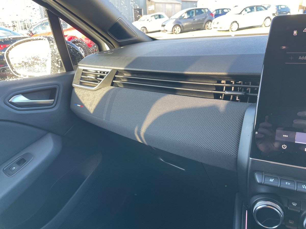 Used Renault Clio 2023 for sale - 76643807: Photo 41