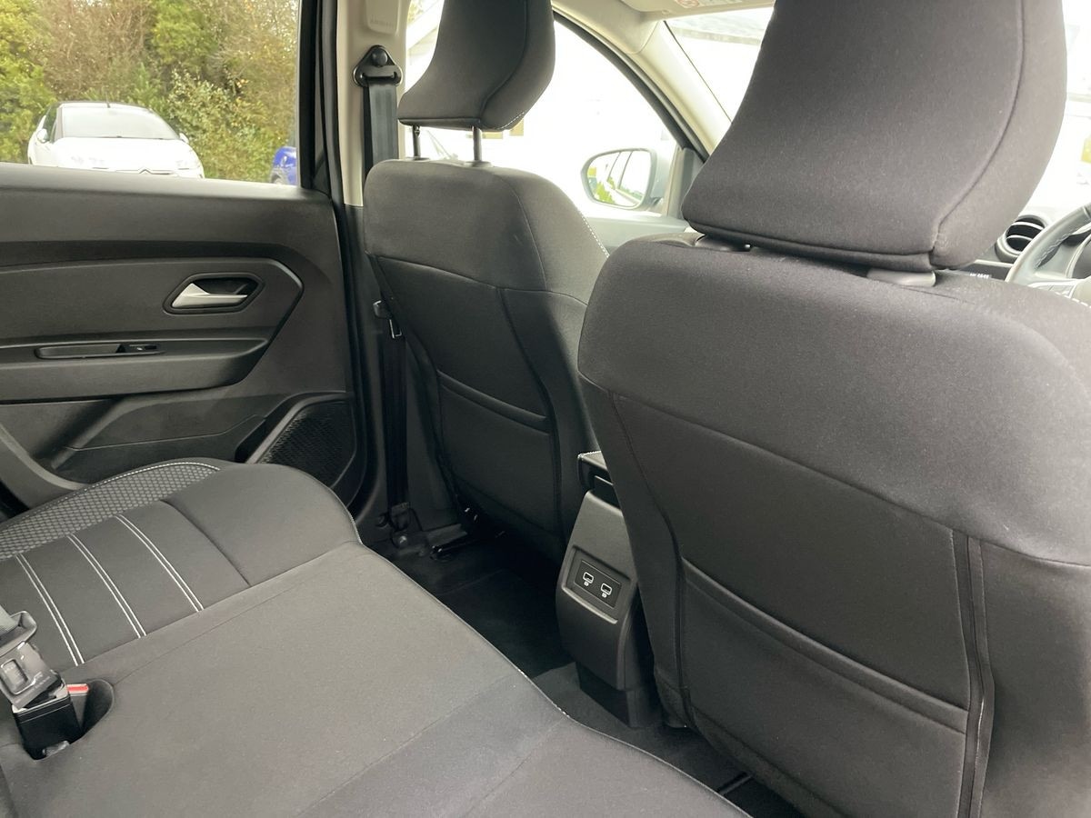 Used Dacia Duster 2023 for sale - 76413732: Photo 32