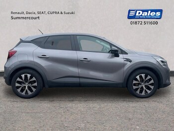 Used Renault Captur 2023 for sale - 77423795: Photo