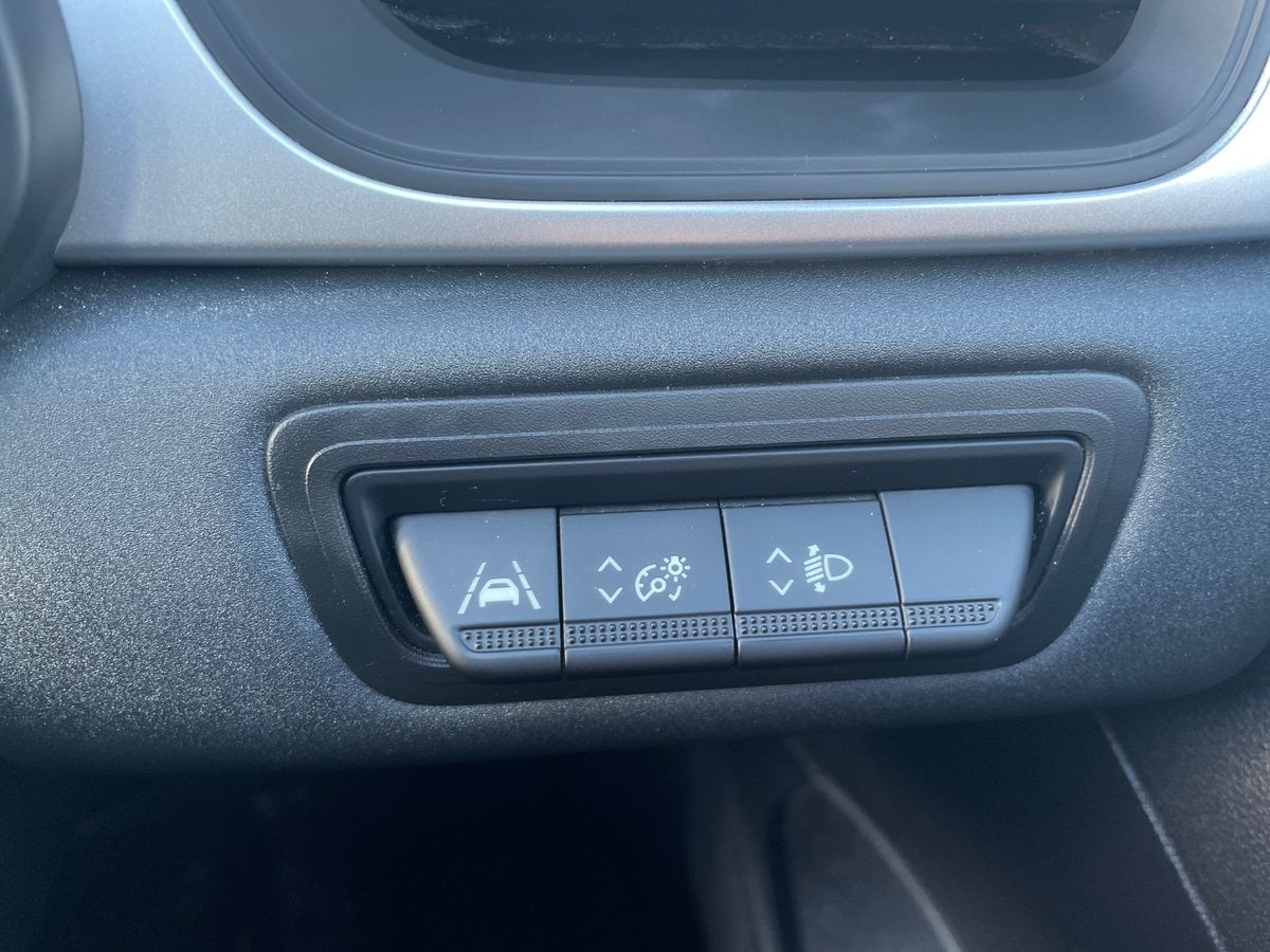 Used Renault Captur 2023 for sale - 76413784: Photo 35