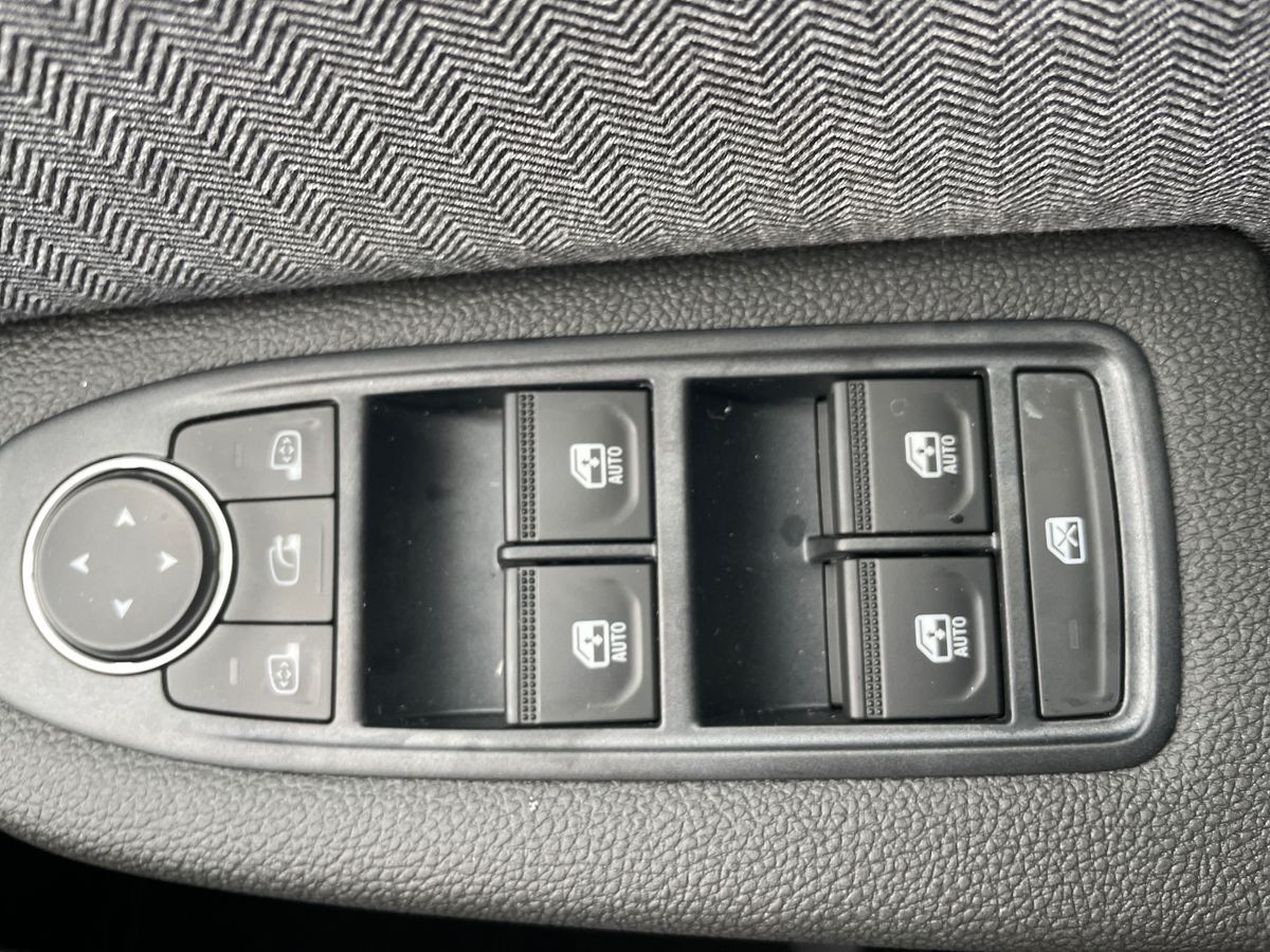 Used Renault Clio 2025 for sale - 76413792: Photo 14