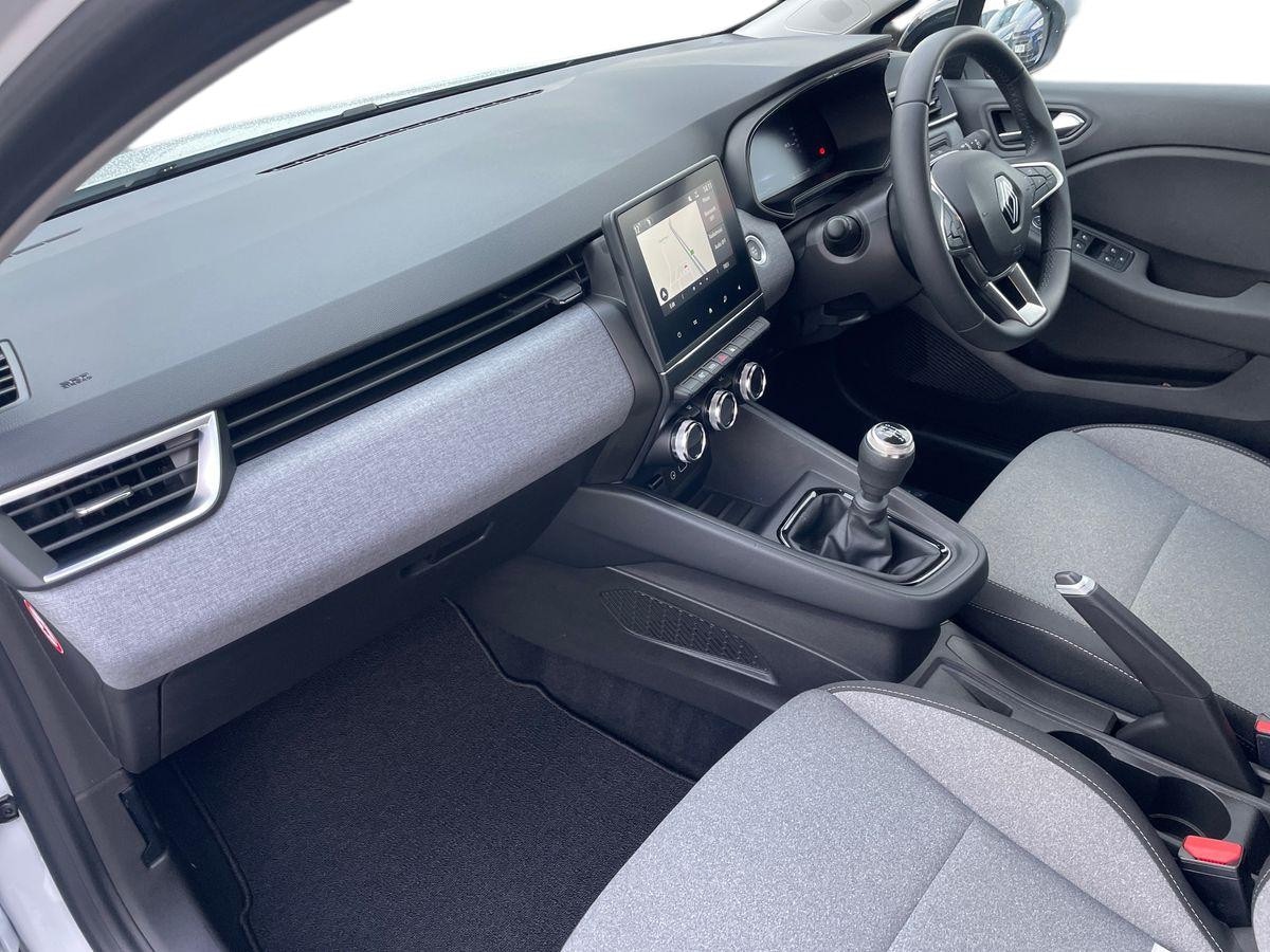 Used Renault Clio 2024 for sale - 76885238: Photo 11