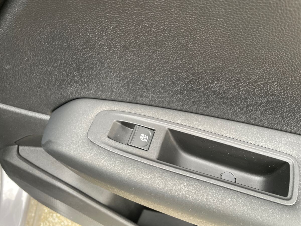 Used Renault Captur 2023 for sale - 76000468: Photo 38