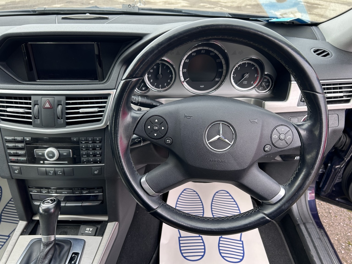 Used Mercedes-Benz E Class 2011 for sale - 77609992: Photo 10