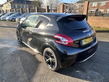Used Peugeot 208 2013 for sale - 76986782: Photo