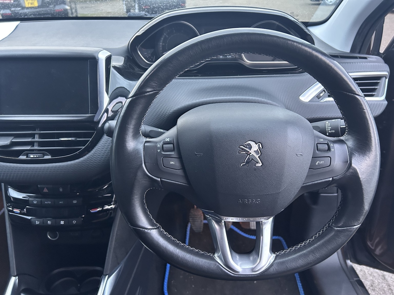 Used Peugeot 2008 2014 for sale - 76725583: Photo 10