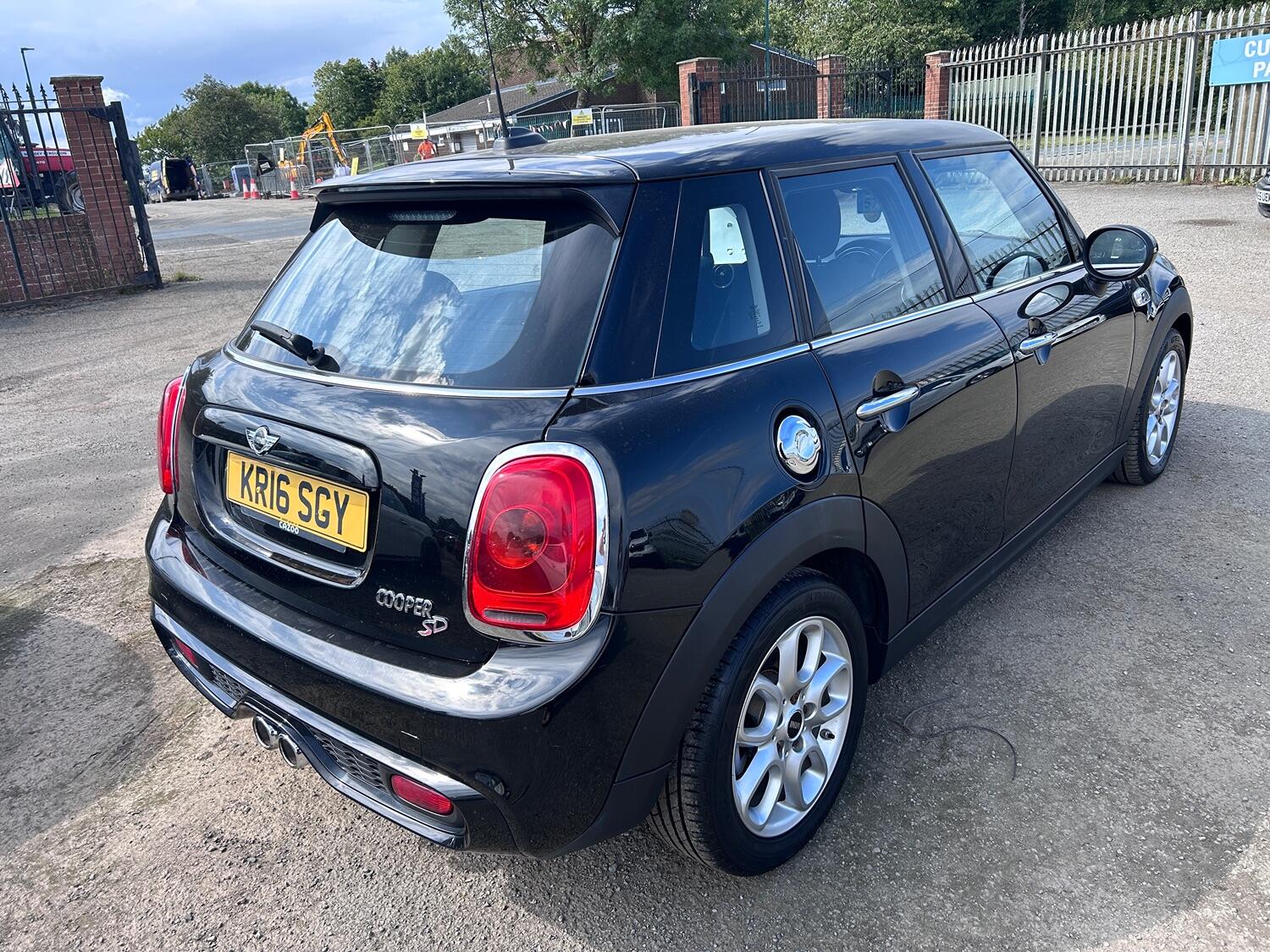 Used MINI Hatch 2016 for sale - 76793577: Photo 2