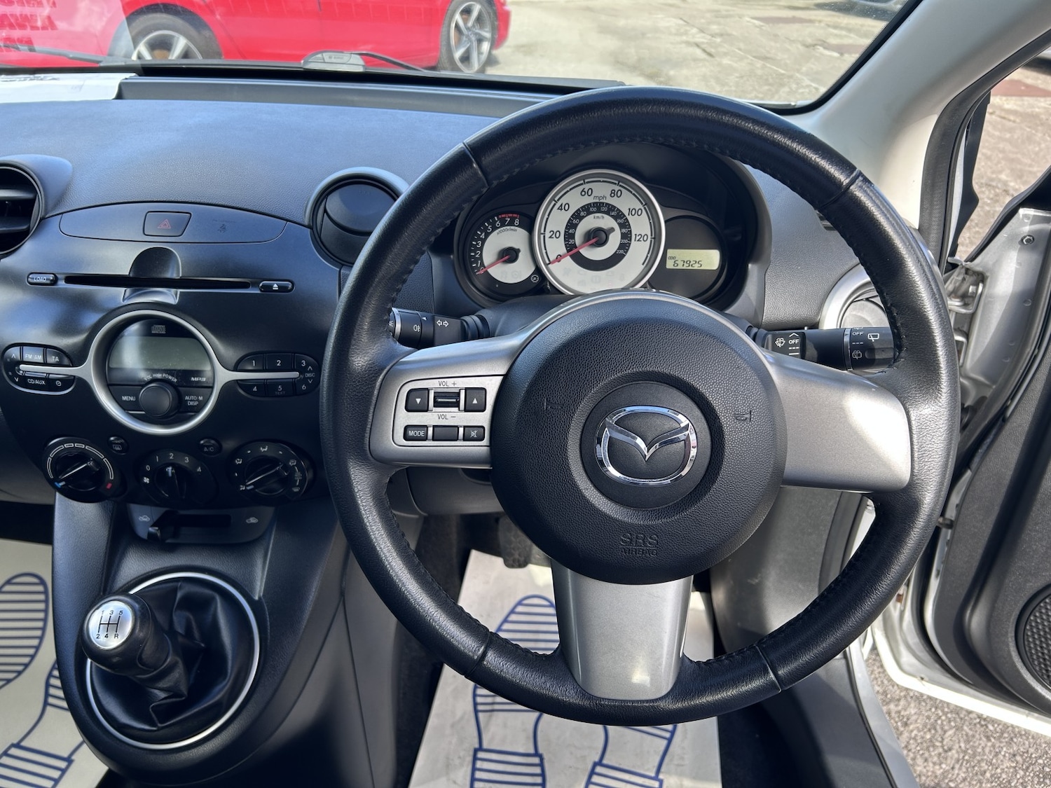 Used Mazda Mazda2 2010 for sale - 75789370: Photo 10