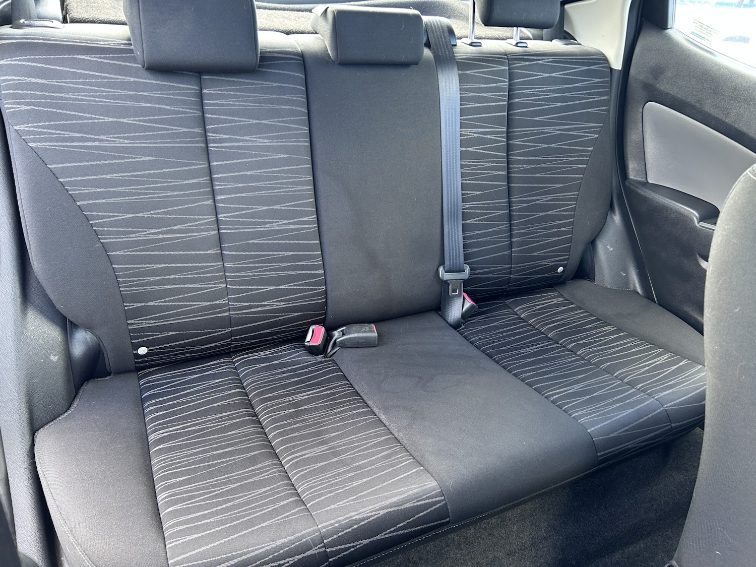 Used Mazda Mazda2 2010 for sale - 75789370: Photo 6