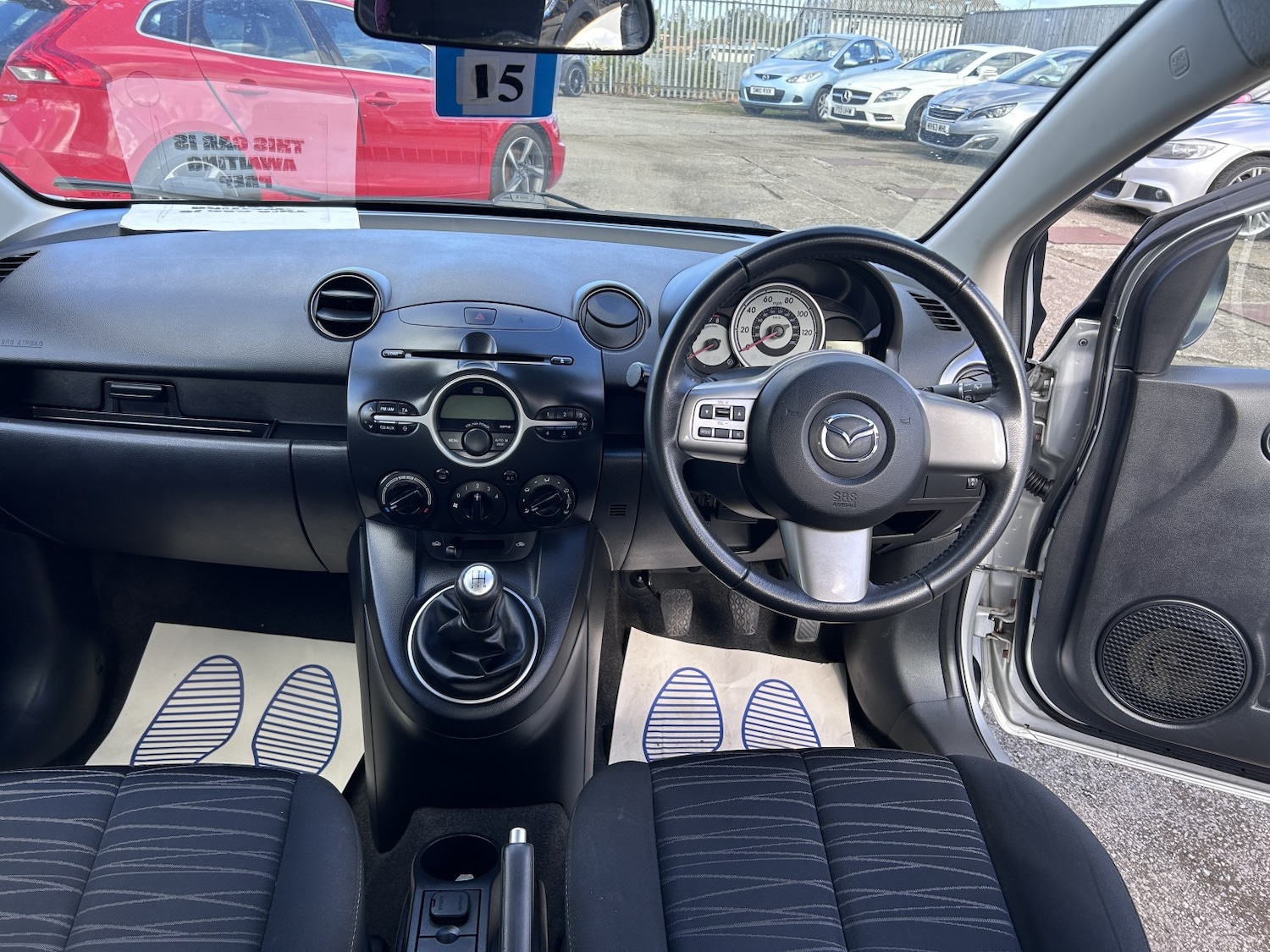 Used Mazda Mazda2 2010 for sale - 75789370: Photo 8