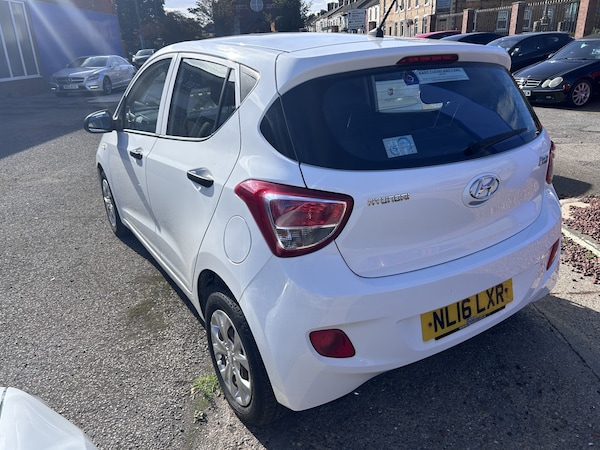 Used Hyundai i10 2016 for sale - 76211834: Photo 4