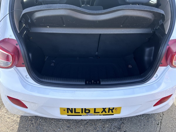 Used Hyundai i10 2016 for sale - 76211834: Photo 5
