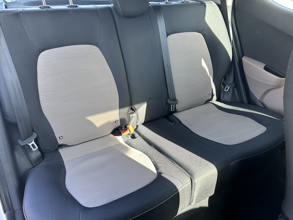 Used Hyundai i10 2016 for sale - 76211834: Photo 6