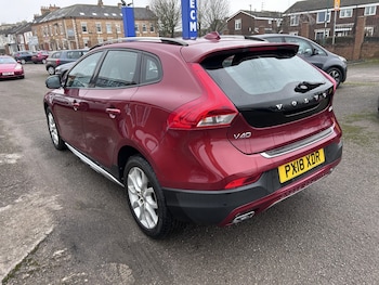Used Volvo V40 Cross Country 2018 for sale - 77271017: Photo