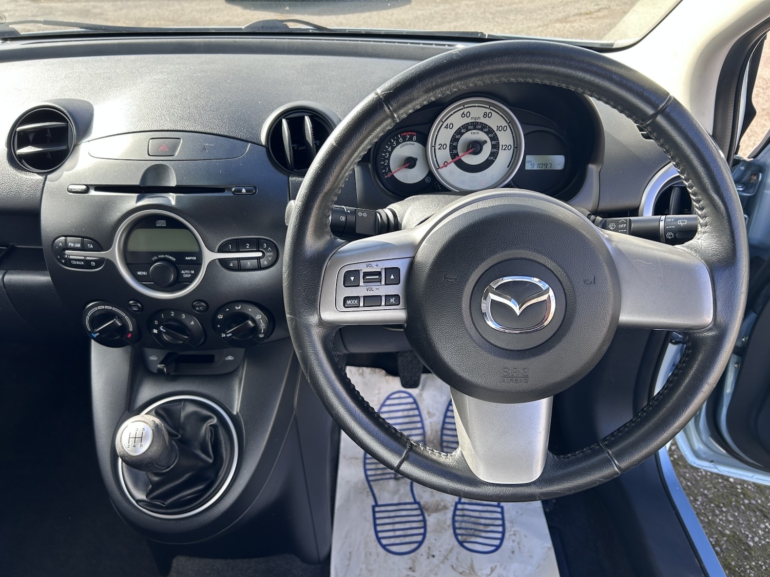 Used Mazda Mazda2 2010 for sale - 75881744: Photo 10