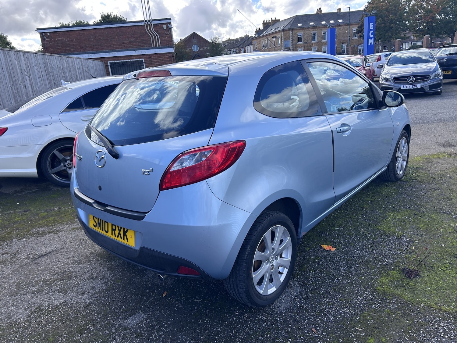 Used Mazda Mazda2 2010 for sale - 75881744: Photo 2