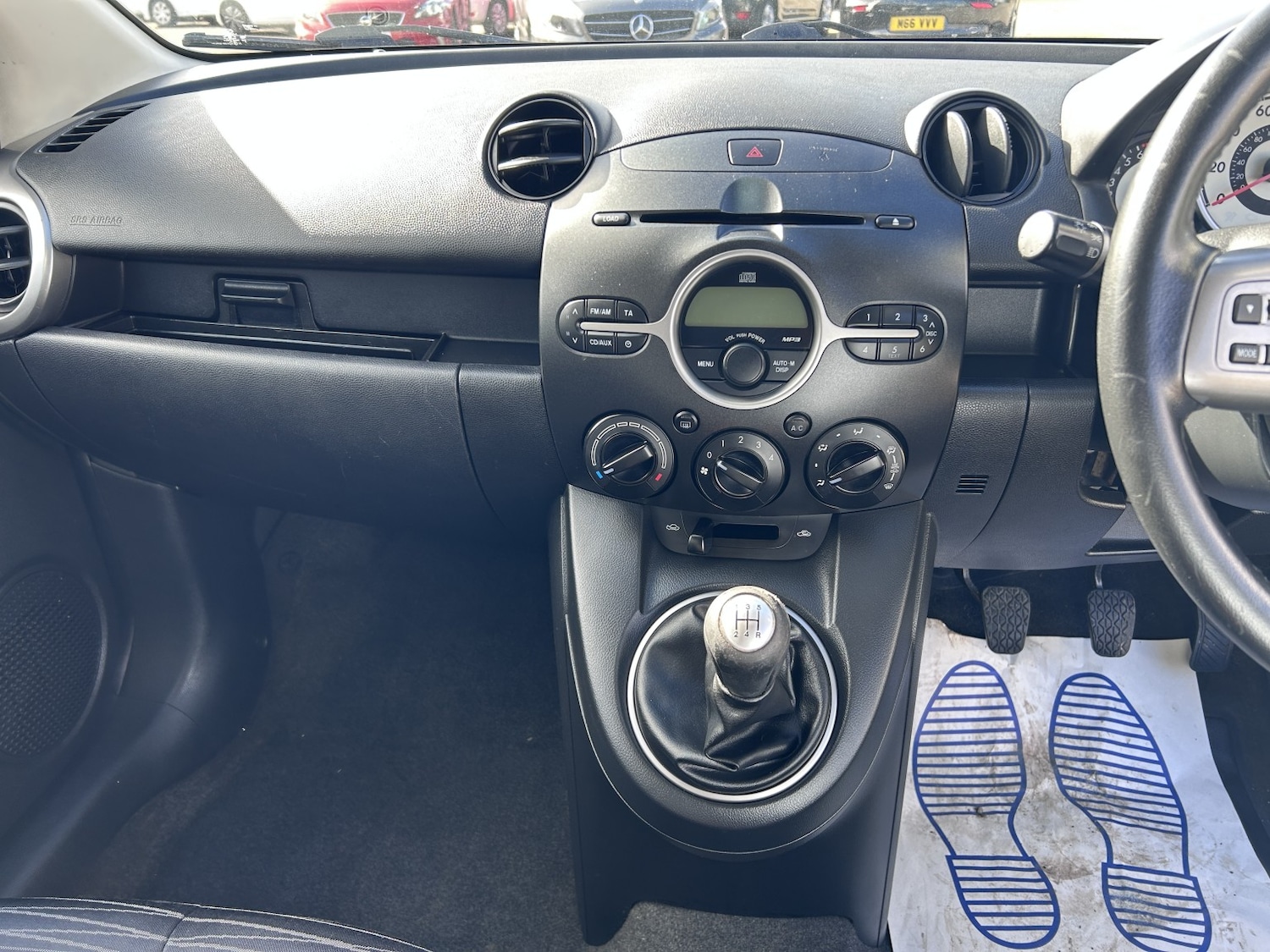 Used Mazda Mazda2 2010 for sale - 75881744: Photo 9