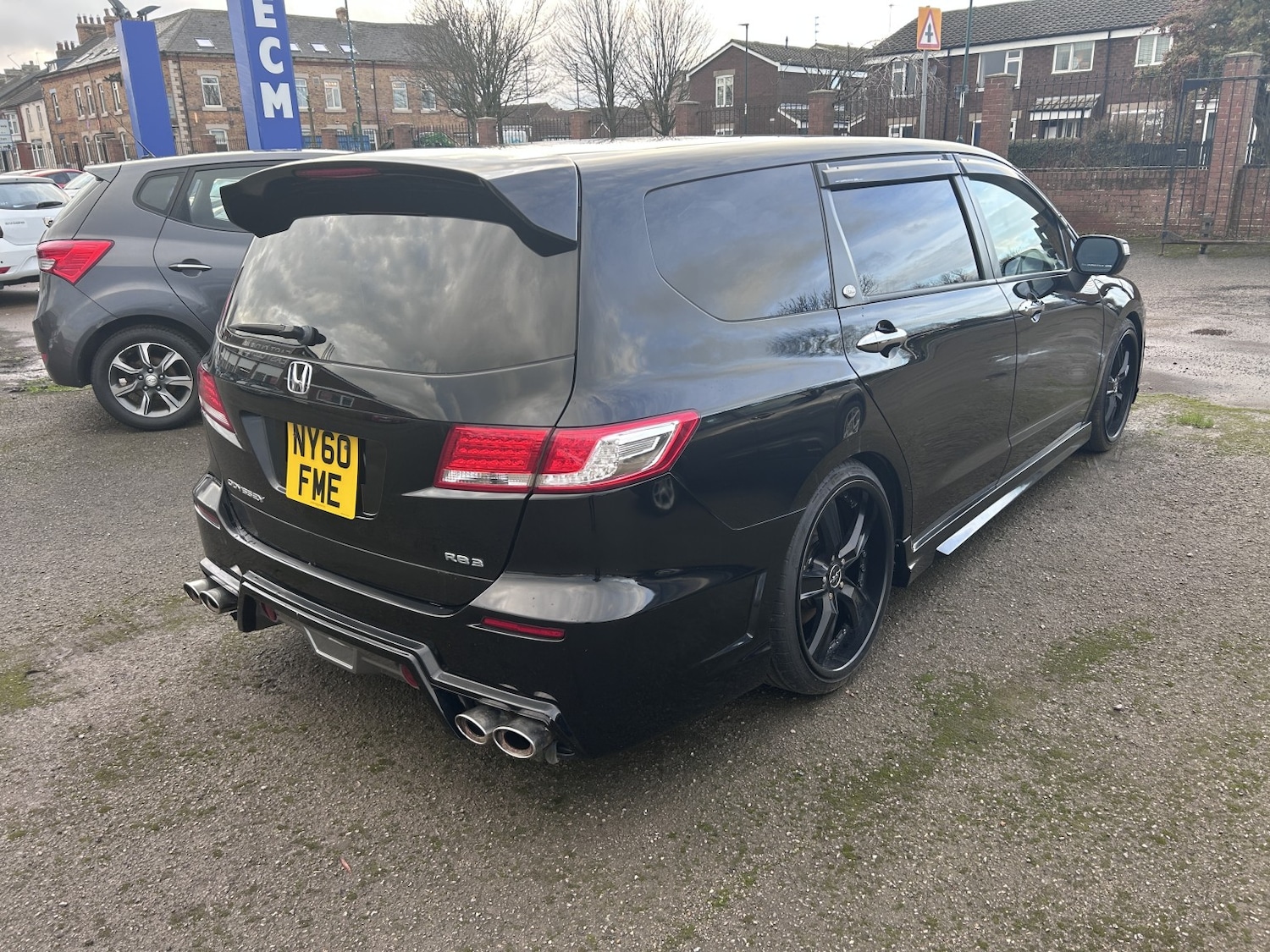 Used Honda Odyssey 2010 for sale - 76712410: Photo 2