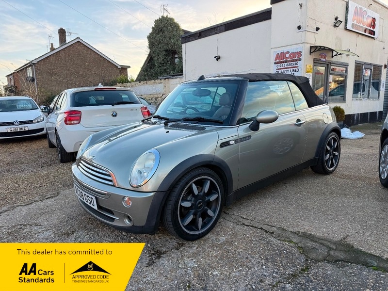 Used MINI Convertible 2008 for sale - 76950872: Photo 2