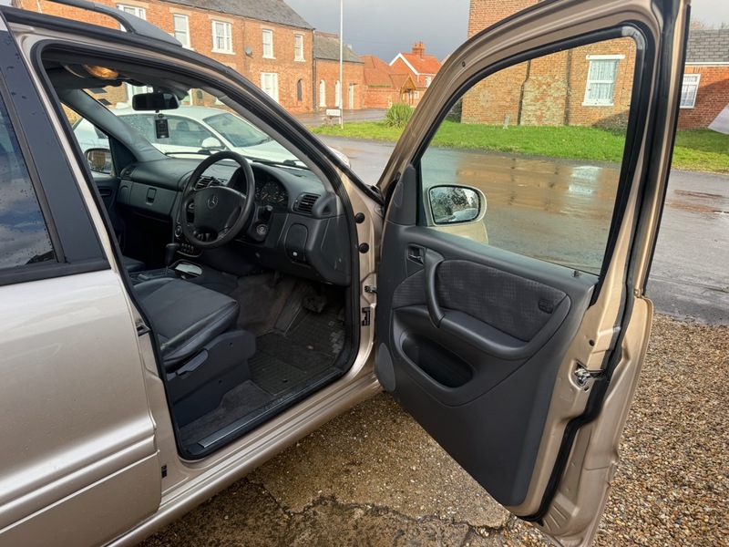 Used Mercedes-Benz M Class 2002 for sale - 76631131: Photo 5