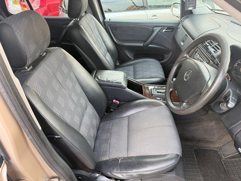 Used Mercedes-Benz M Class 2002 for sale - 76631131: Photo 6