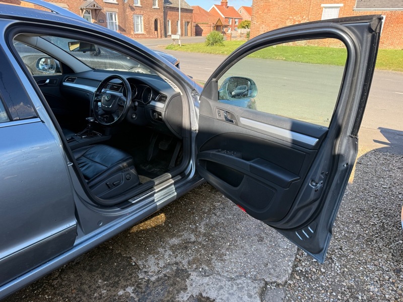 Used Skoda Superb 2012 for sale - 77821762: Photo 5