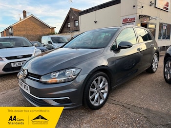 Used Volkswagen Golf 2017 for sale - 77655899: Photo