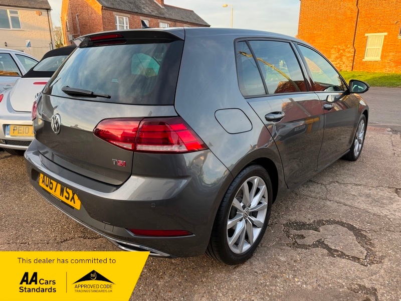 Used Volkswagen Golf 2017 for sale - 77655899: Photo 4