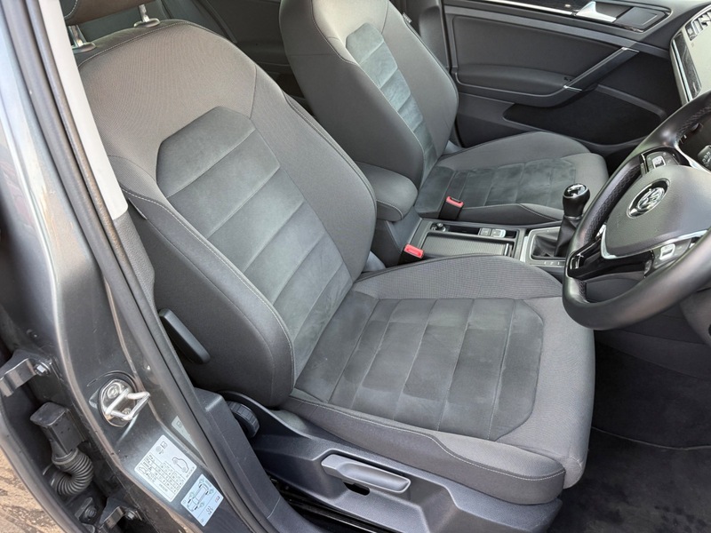 Used Volkswagen Golf 2017 for sale - 77655899: Photo 7