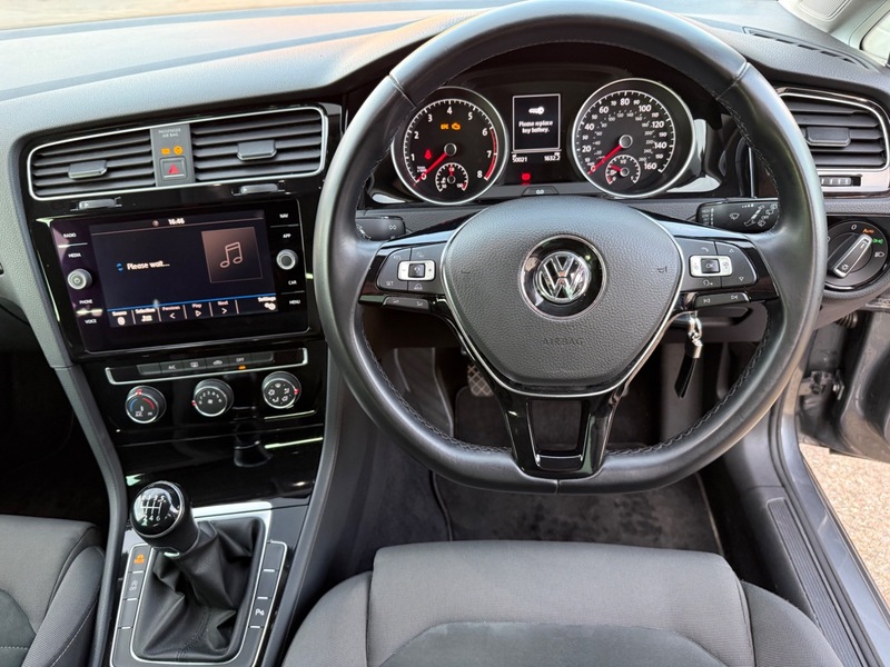 Used Volkswagen Golf 2017 for sale - 77655899: Photo 9