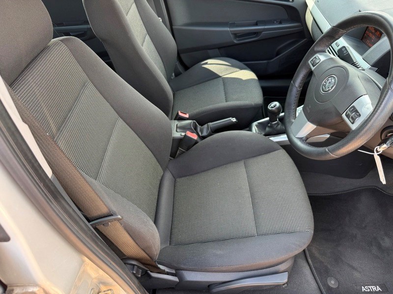 Vauxhall Astra 2009 - SXI - Image 7