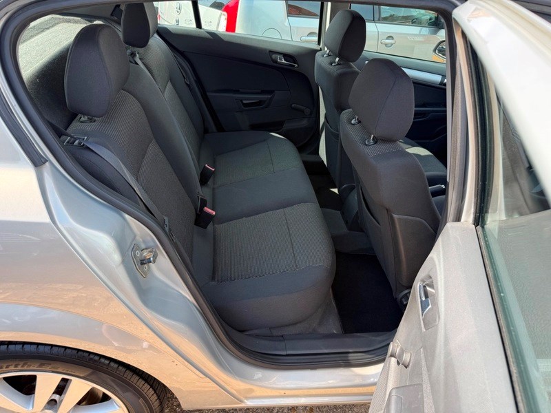 Vauxhall Astra 2009 - SXI - Image 9