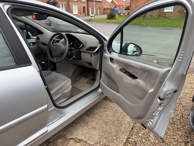 Used Peugeot 207 2009 for sale - 77906120: Photo 5