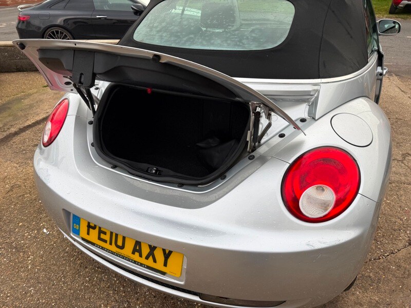 Used Volkswagen Beetle 2010 for sale - 77655909: Photo 14