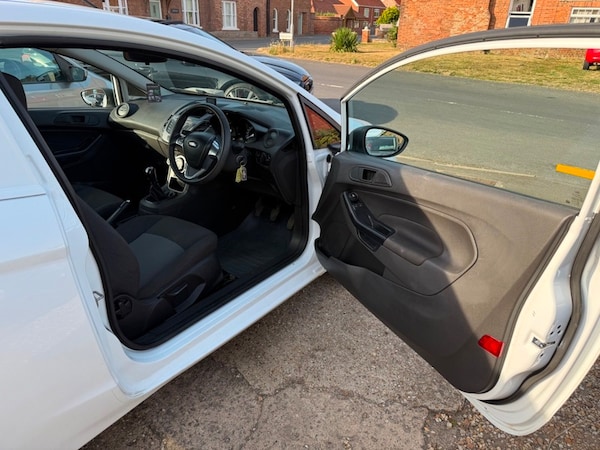 Used Ford Fiesta 2014 for sale - 75307580: Photo 6