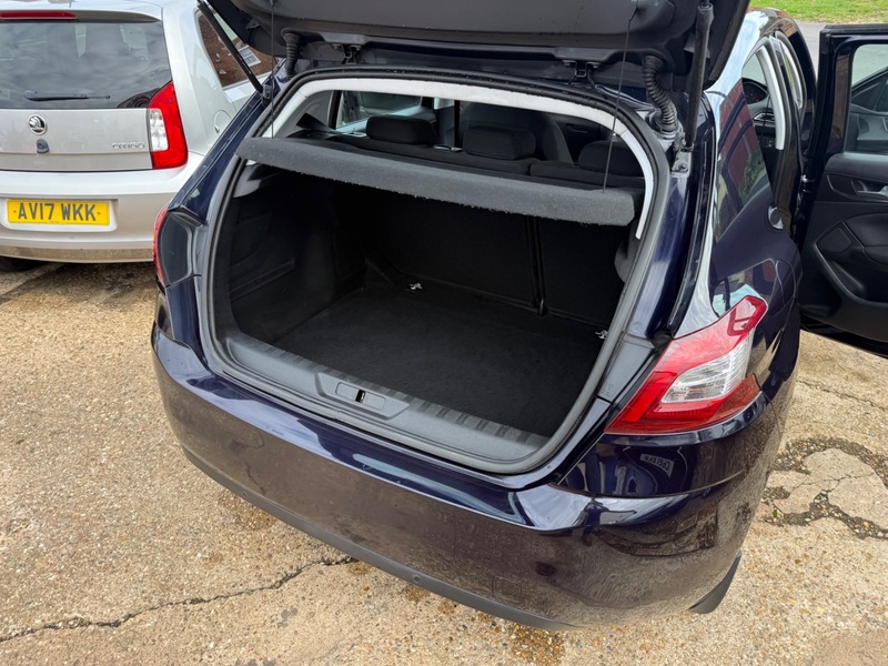 Used Peugeot 308 2016 for sale - 76357117: Photo 10