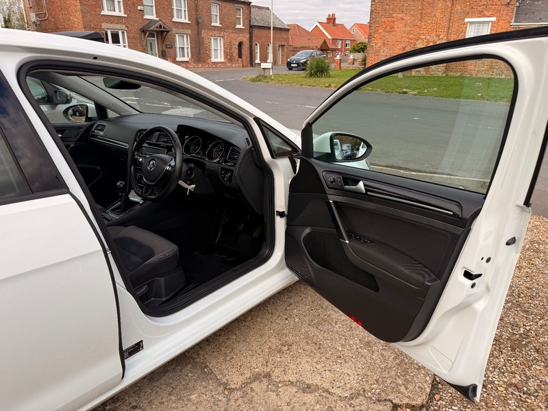 Used Volkswagen Golf 2016 for sale - 77154084: Photo 6