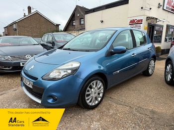 Used Renault Clio 2010 for sale - 77968100: Photo