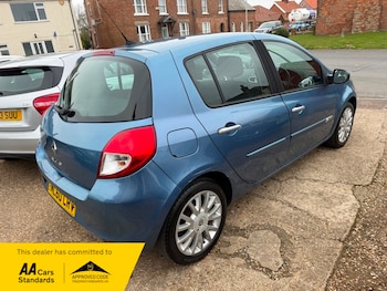 Used Renault Clio 2010 for sale - 77968100: Photo