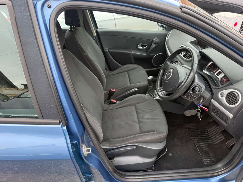Used Renault Clio 2010 for sale - 77968100: Photo 7