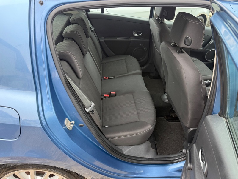 Used Renault Clio 2010 for sale - 77968100: Photo 9