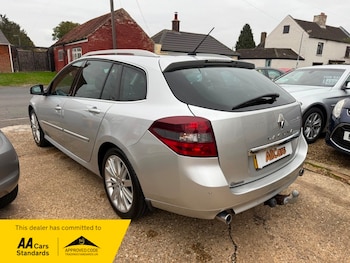 Used Renault Laguna 2011 for sale - 76304532: Photo
